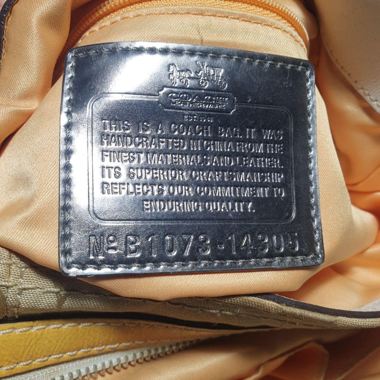 Authentic Coach Vintage HoBo Bag Beige/Gold with peach lining B1073-14305