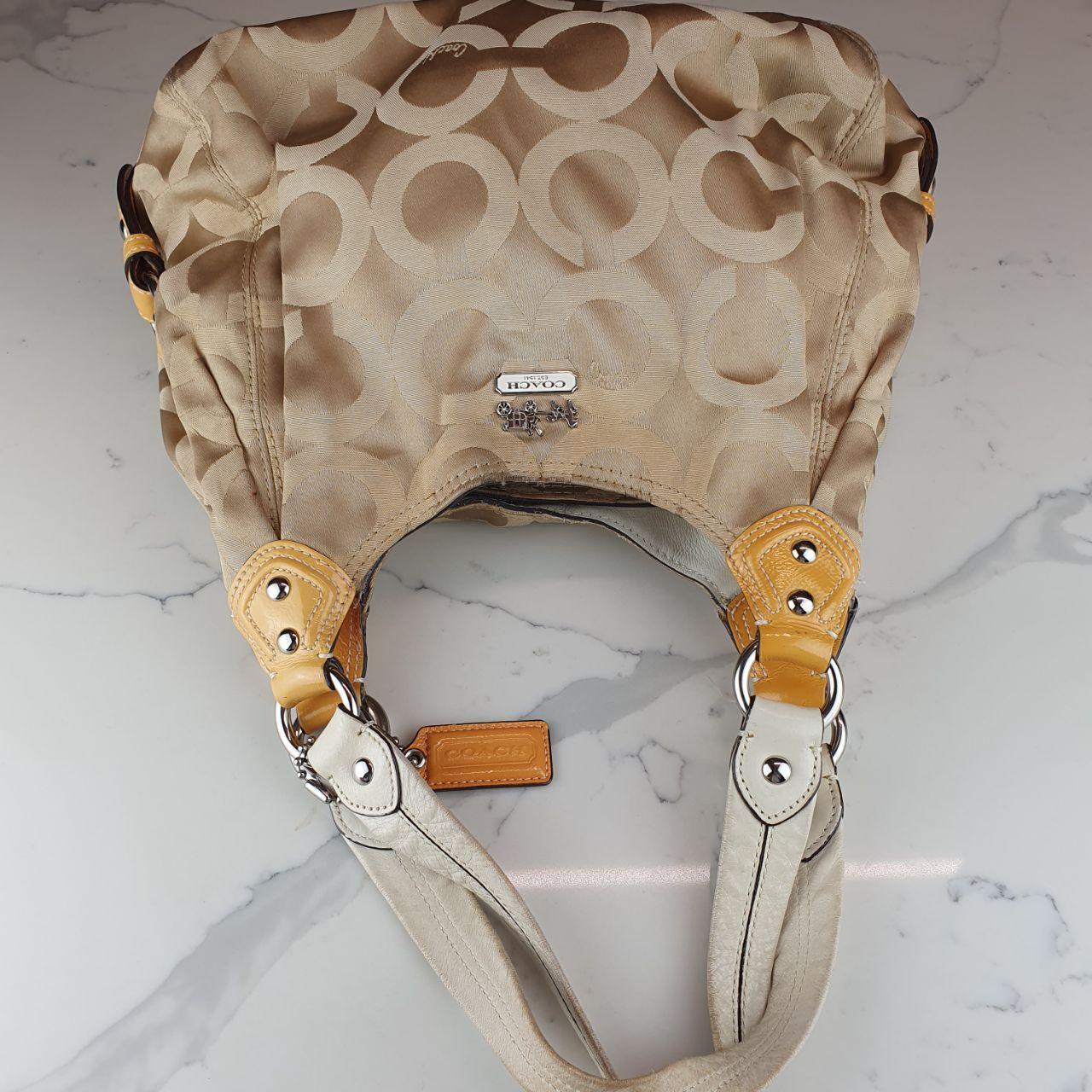 Authentic Coach Vintage HoBo Bag Beige/Gold with peach lining B1073-14305