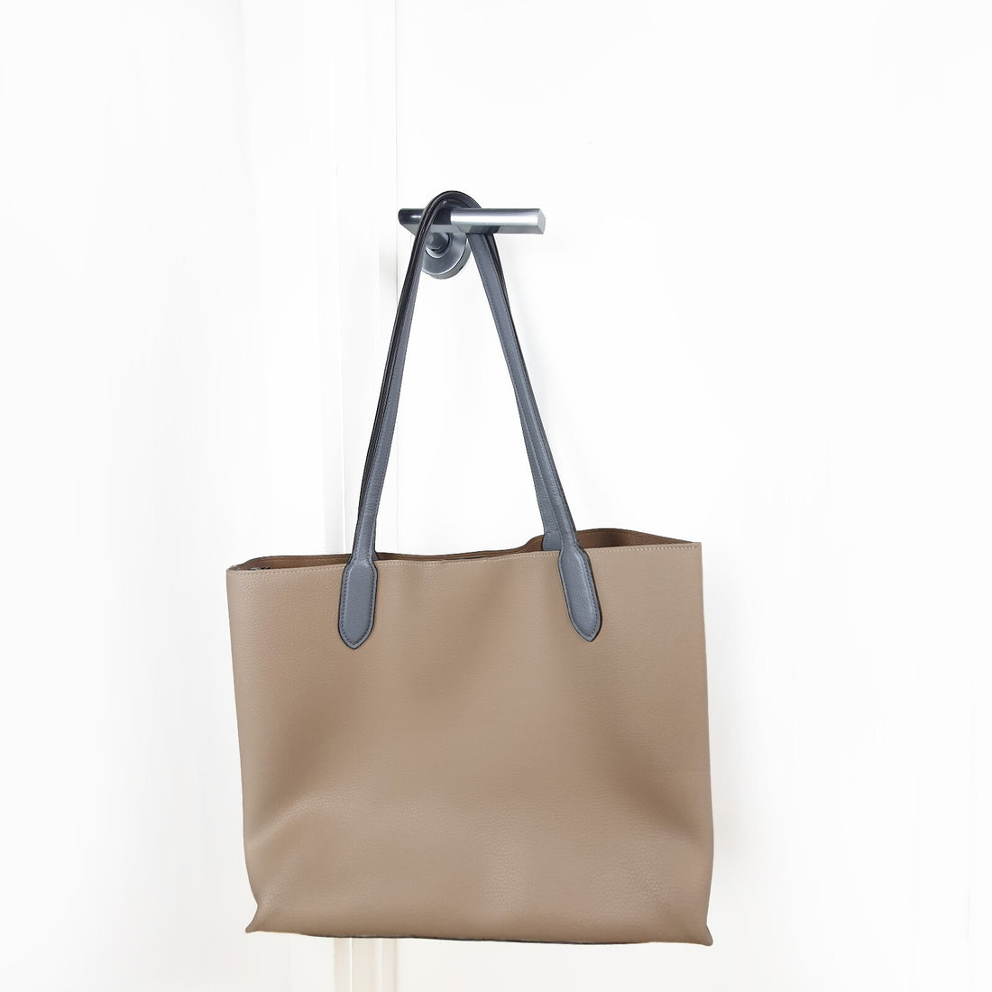 Authentic  COACH Willow Leather Tote Bag Tote Bag