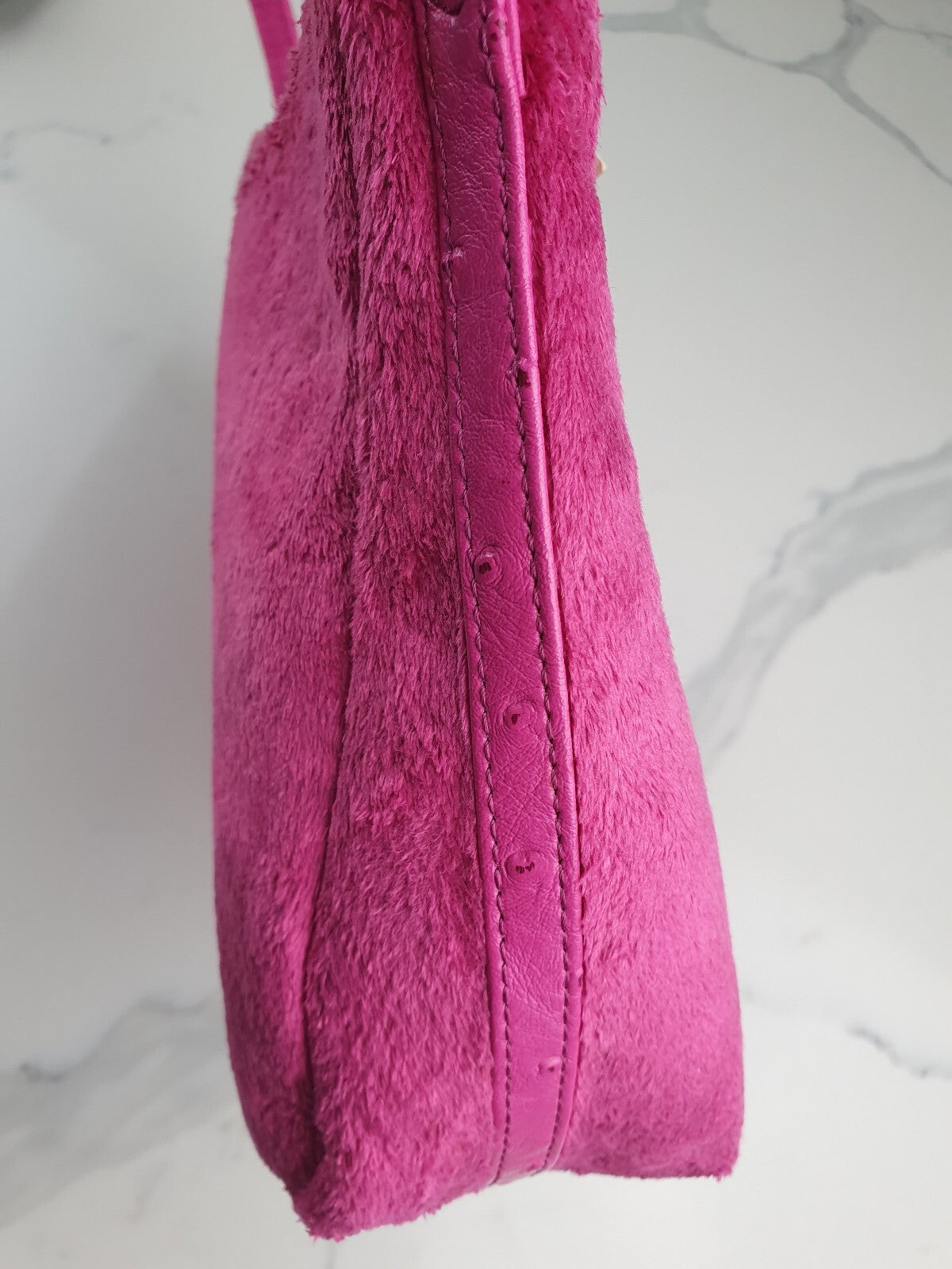 23区 (23-ku) Vintage Pink Plush Shoulder Bag with Gold Zipper