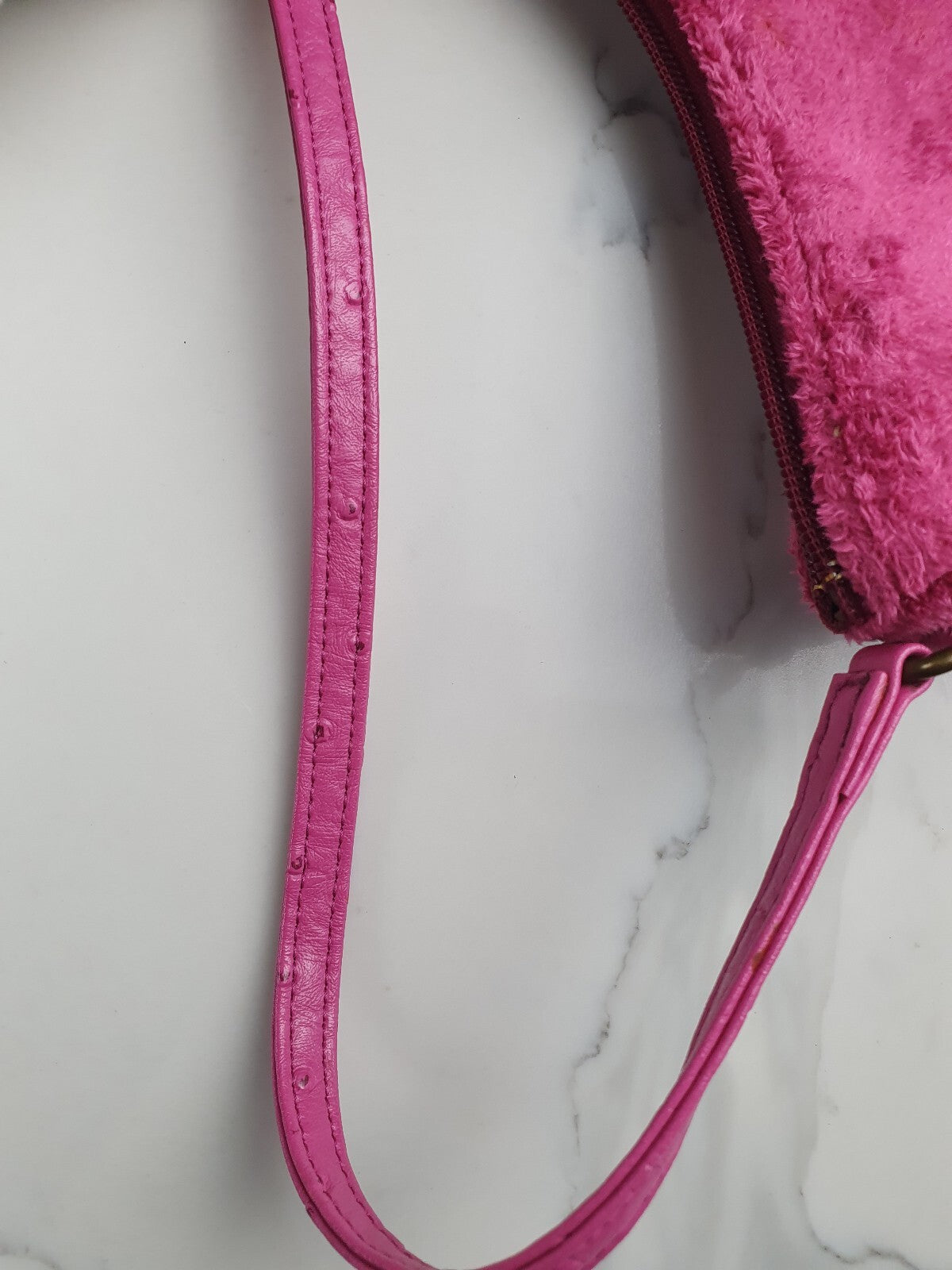 23区 (23-ku) Vintage Pink Plush Shoulder Bag with Gold Zipper