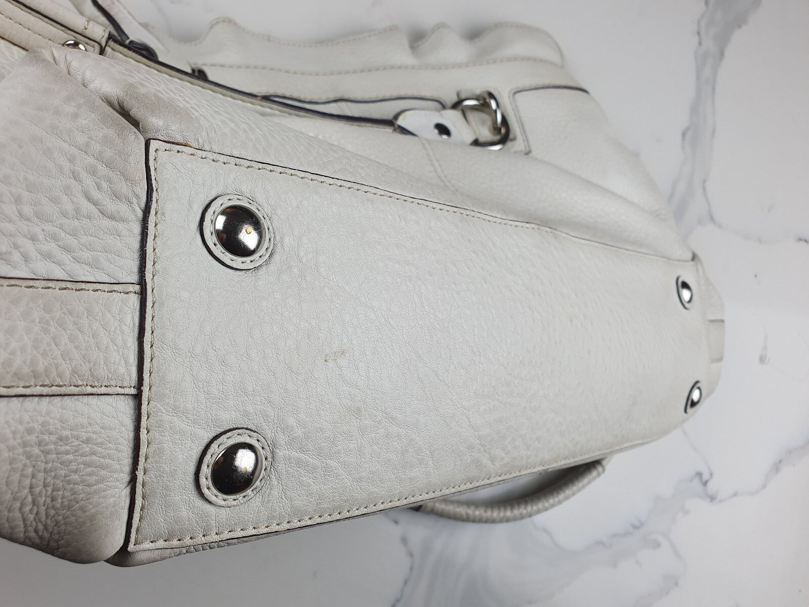 Vintage White Leather Coach Shoulder Bag with Yellow Tag