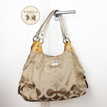 Authentic Coach Vintage HoBo Bag Beige/Gold with peach lining B1073-14305