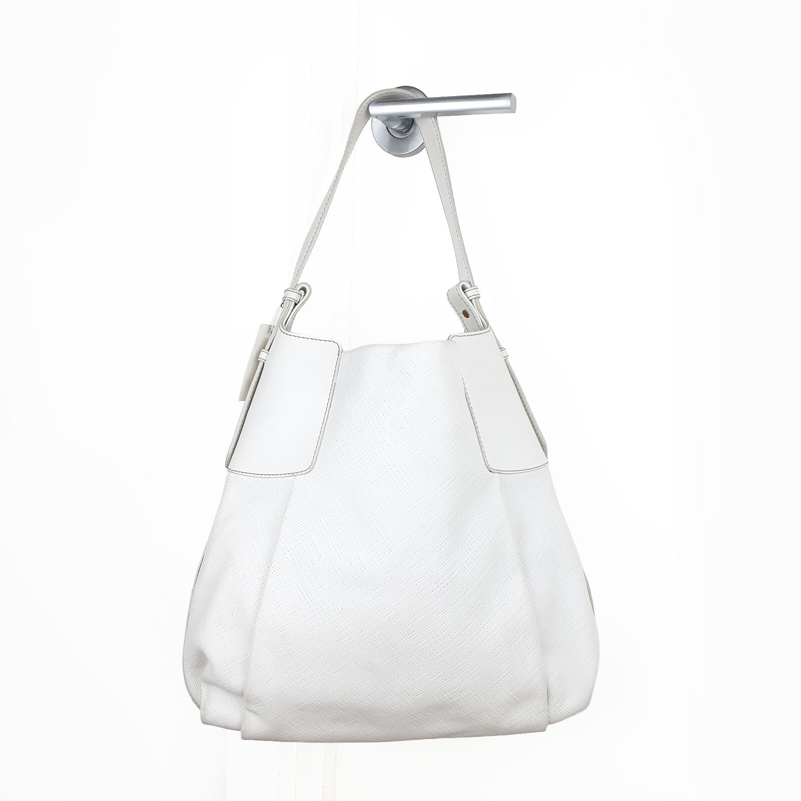 Bally White Leather Shoulder Bag with Gold Hardware