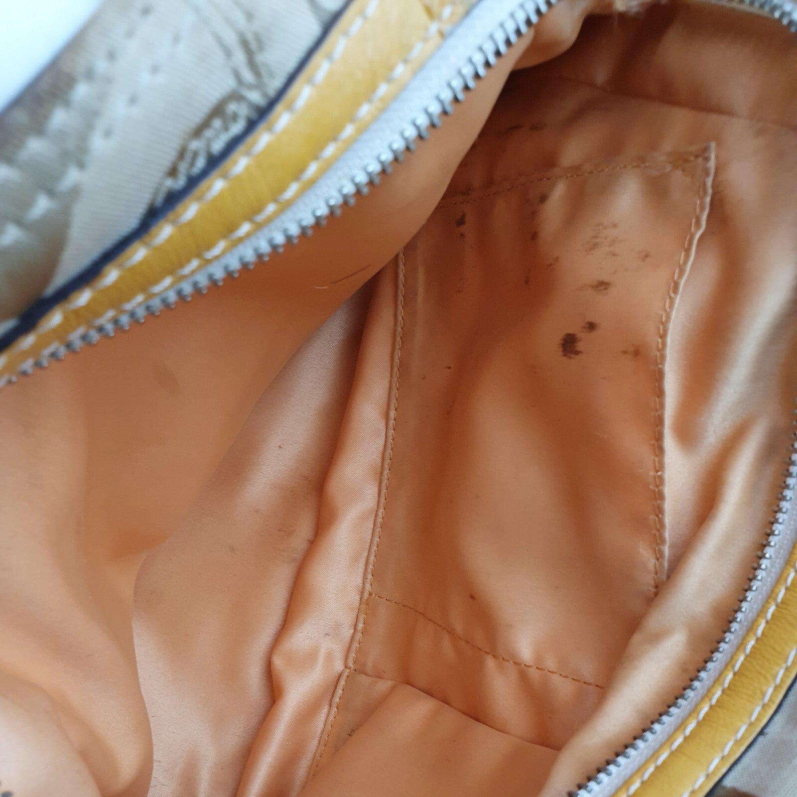 Authentic Coach Vintage HoBo Bag Beige/Gold with peach lining B1073-14305