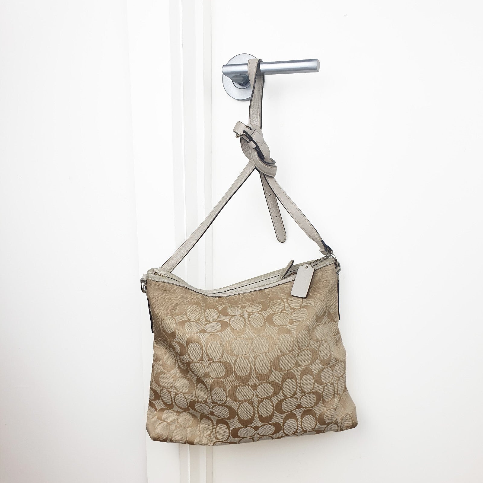 Authentic Coach F58285 Outline Signature File Bag Crossbody