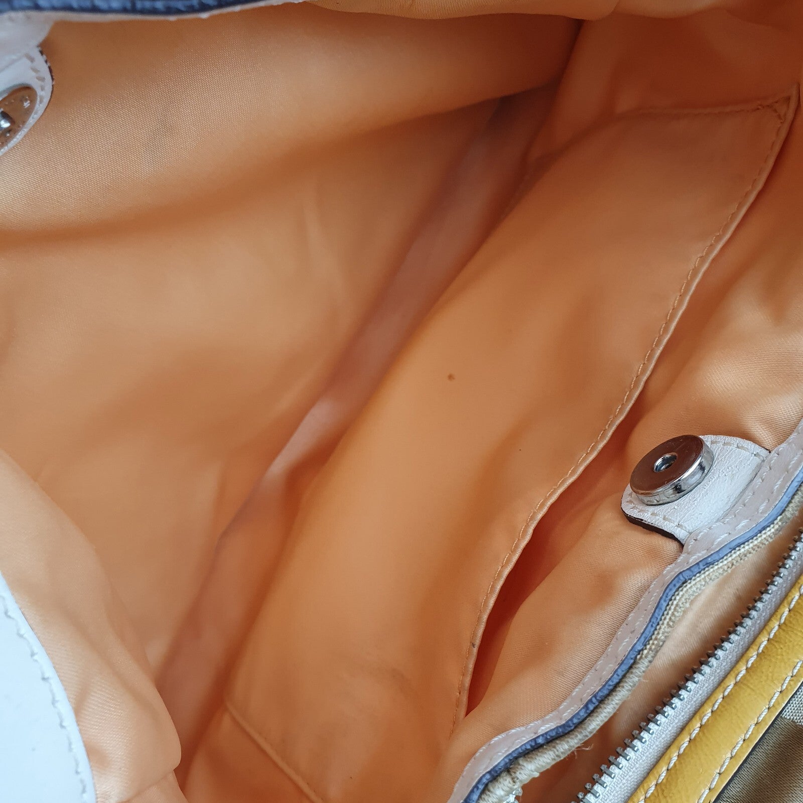Authentic Coach Vintage HoBo Bag Beige/Gold with peach lining B1073-14305