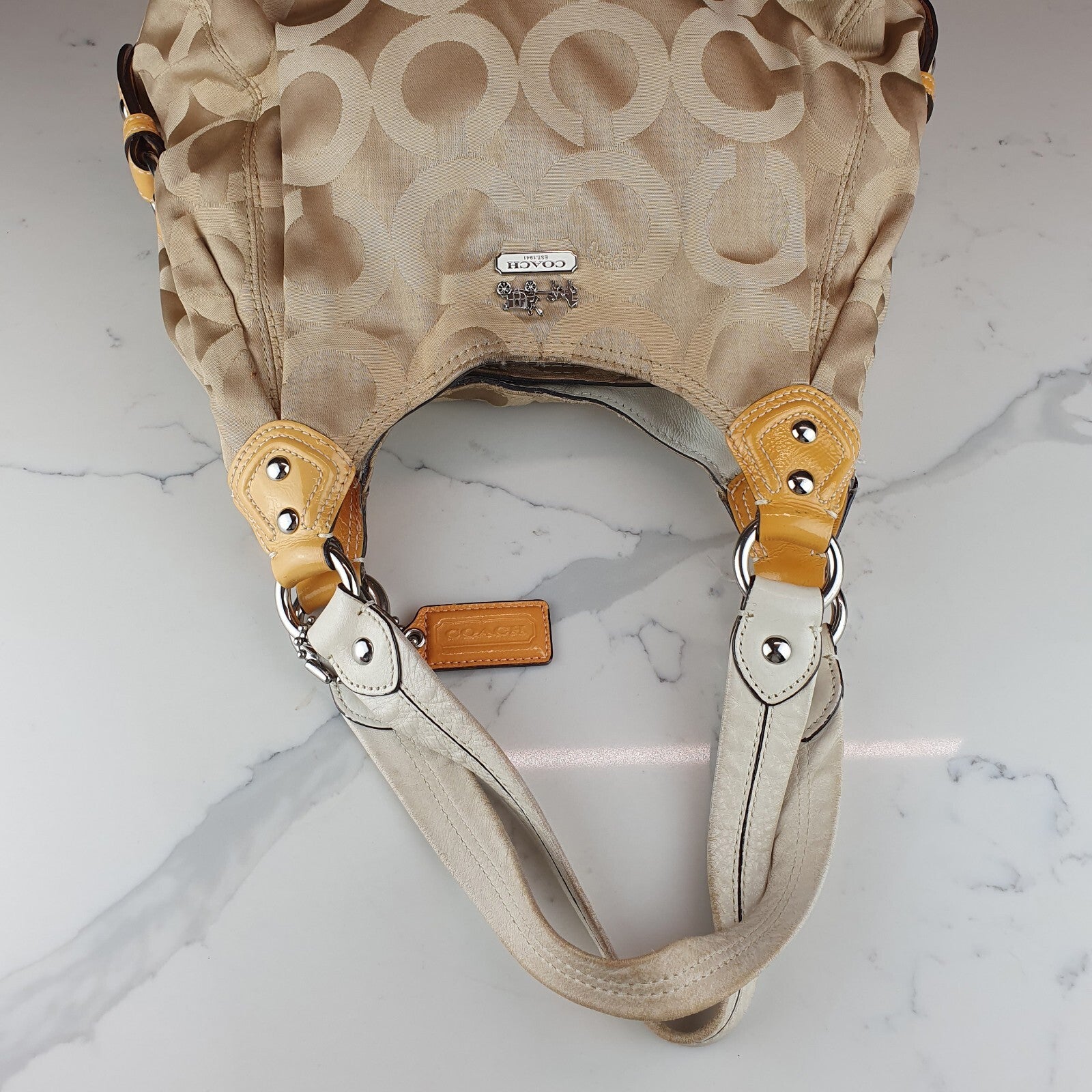Authentic Coach Vintage HoBo Bag Beige/Gold with peach lining B1073-14305