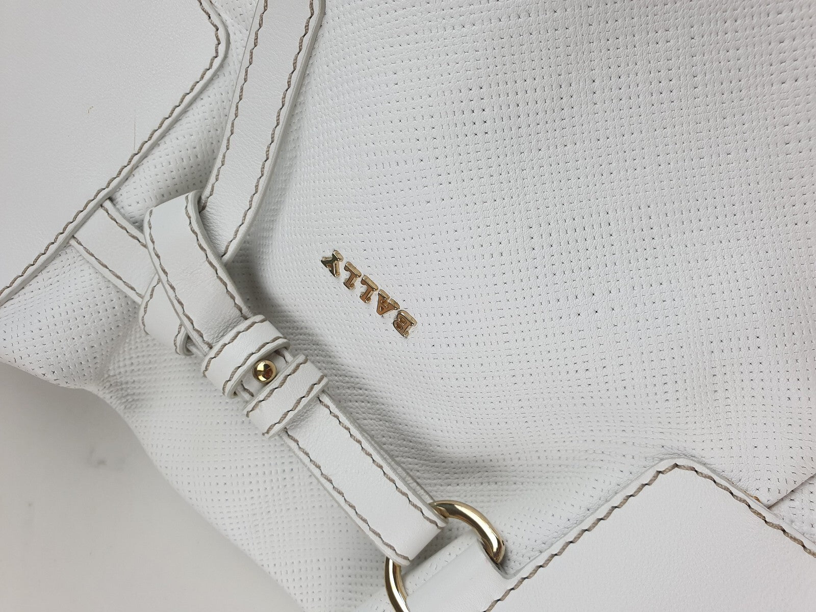 Bally White Leather Shoulder Bag with Gold Hardware