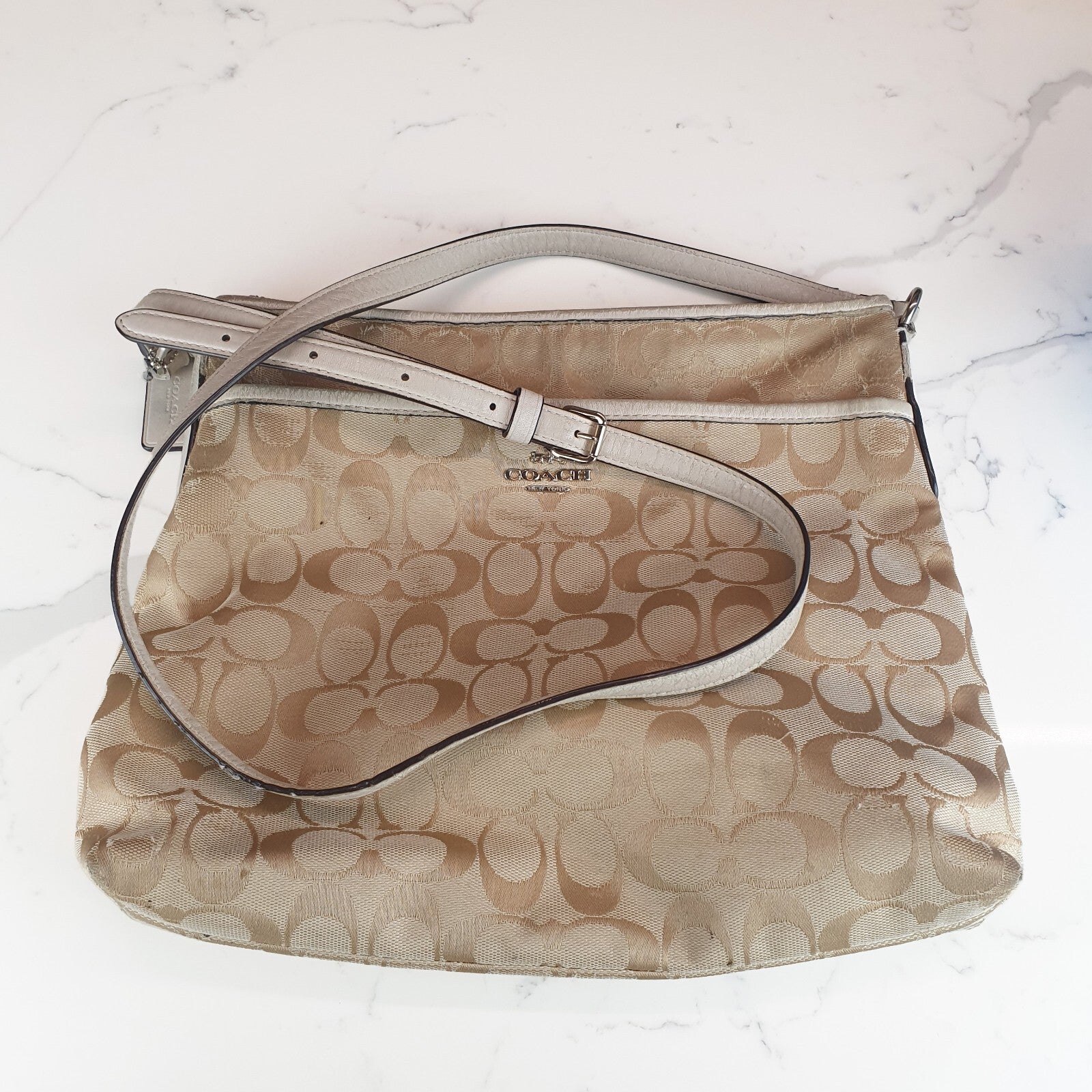 Authentic Coach F58285 Outline Signature File Bag Crossbody