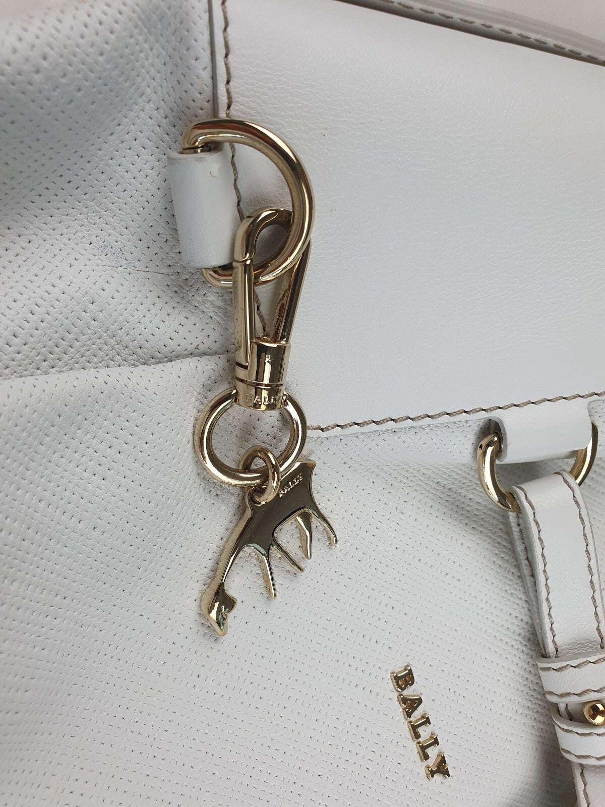 Bally White Leather Shoulder Bag with Gold Hardware
