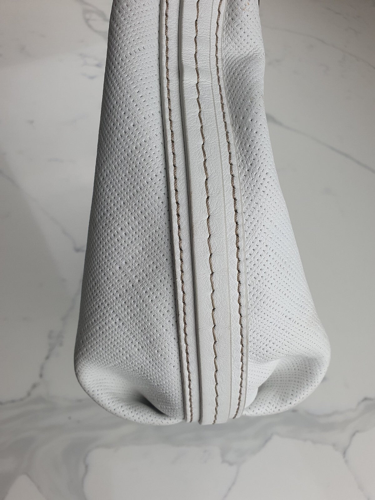 Bally White Leather Shoulder Bag with Gold Hardware