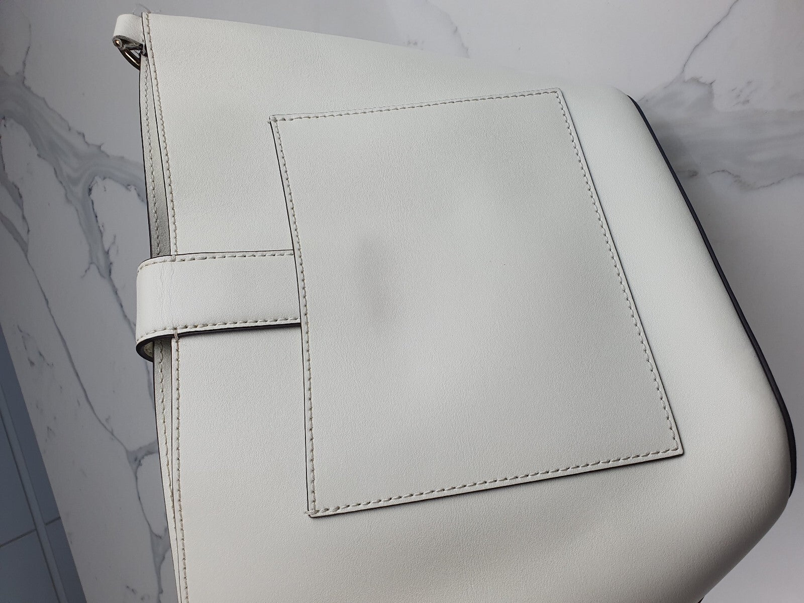 Ralph Lauren White Leather Shoulder Bag with Gold RL Logo