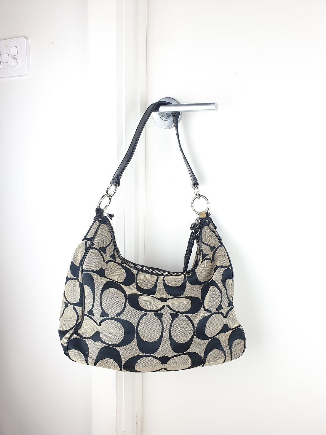 Authentic Coach 2Way Signature Strip Large Hobo Shoulder Bag Beige/Black