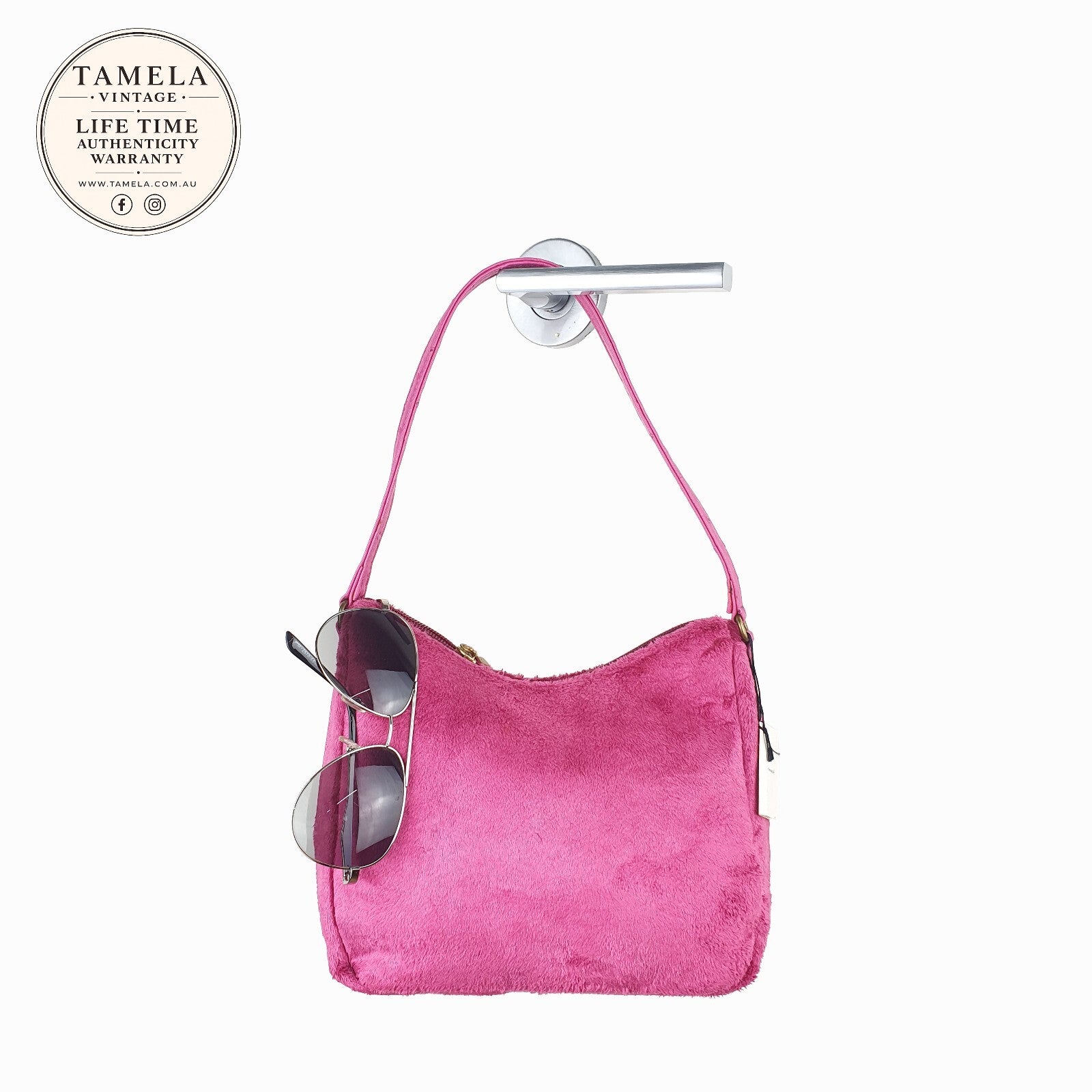 23区 (23-ku) Vintage Pink Plush Shoulder Bag with Gold Zipper